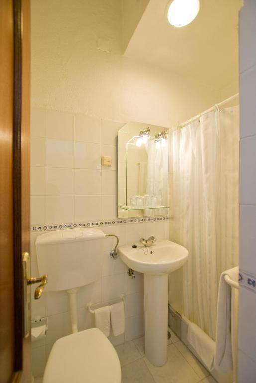 Residencial Geres Hotel Lisboa Værelse billede